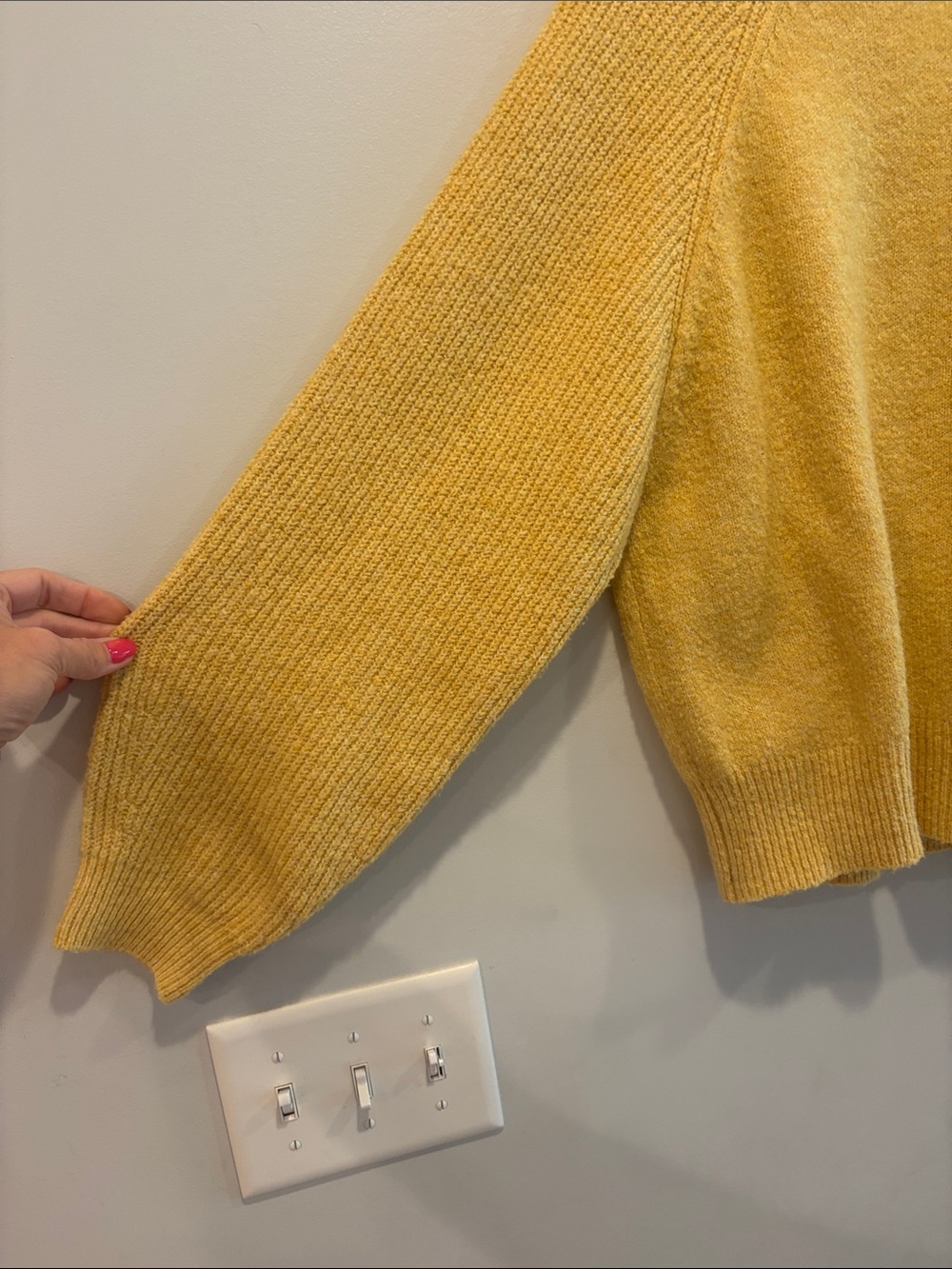 Philosophy Relaxed Crewneck Sweater in Mustard Yellow ptp 22 length 25 - Picture 4 of 5